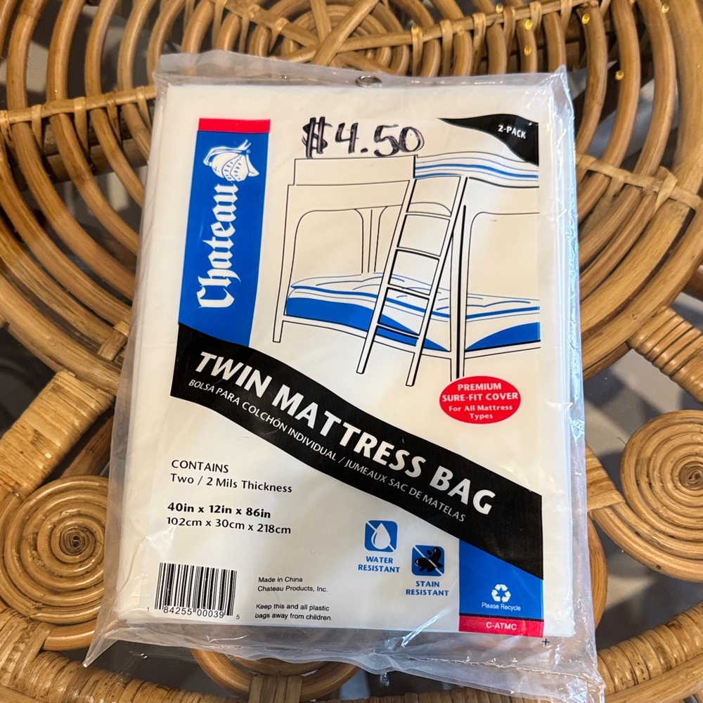 Chateau Blue and White Twin Mattress Bag Set